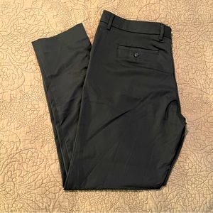 Mizzen+Main Black Dress Slacks. Size 38. Made in America.